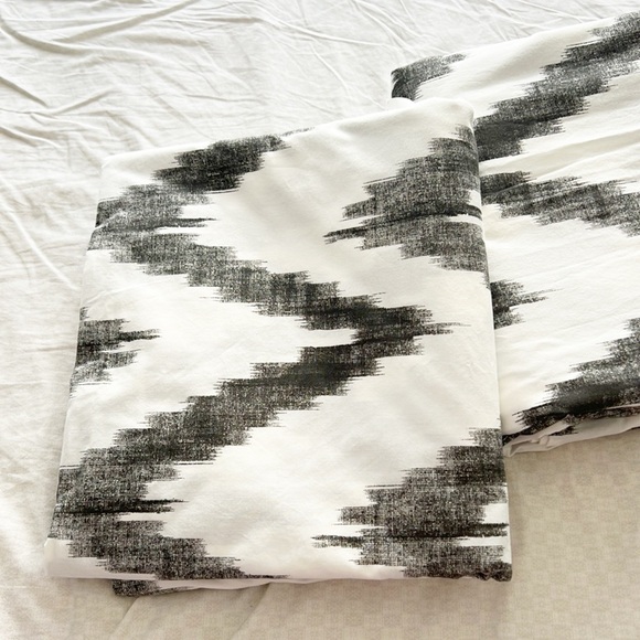 Two Twins Duvet Chevron-motif bedding from Dwell, West Elm - Picture 8 of 15